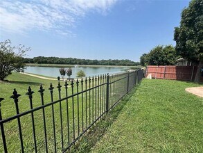9074 Riverfalls Dr in Fort Worth, TX - Building Photo - Building Photo
