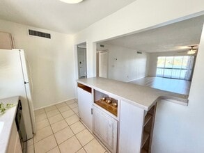 626 Orange Dr in Altamonte Springs, FL - Building Photo - Building Photo