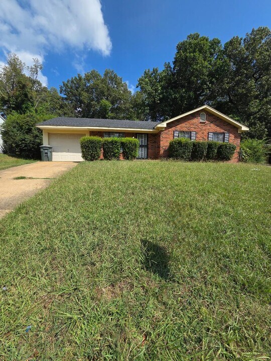 2192 Lisa Ave in Memphis, TN - Building Photo