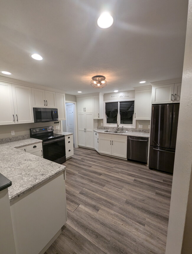 property at 1906 6th Ave NE