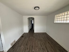 1649 Creston St in Philadelphia, PA - Building Photo - Building Photo