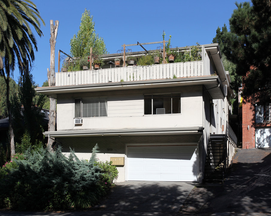 252 Red Hill Ave in San Anselmo, CA - Building Photo