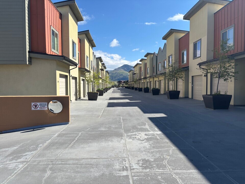 6169 Park Ln S in Park City, UT - Building Photo