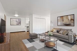 Hillcrest Apartments in Watertown, WI - Building Photo