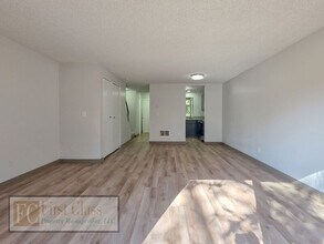 19465 NW Mahama Pl in Portland, OR - Building Photo - Building Photo