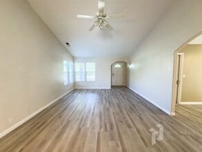 190 Vail Dr in Chico, CA - Building Photo - Building Photo