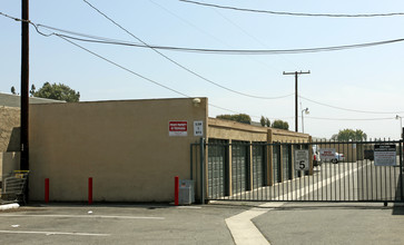 Beachside Apartments in Anaheim, CA - Building Photo - Building Photo