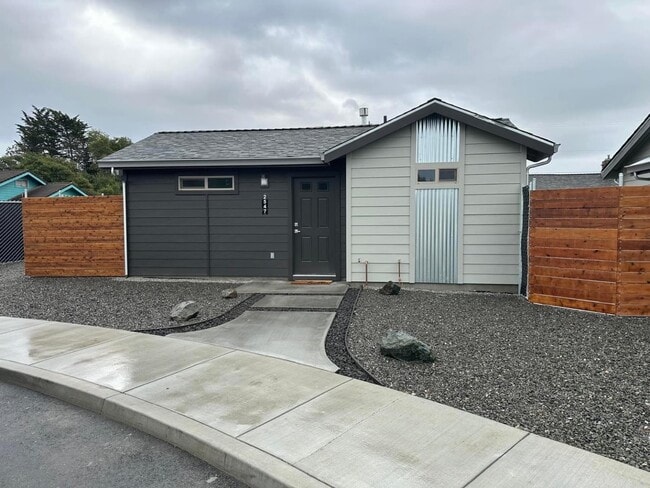 property at 2547 Avery Ct