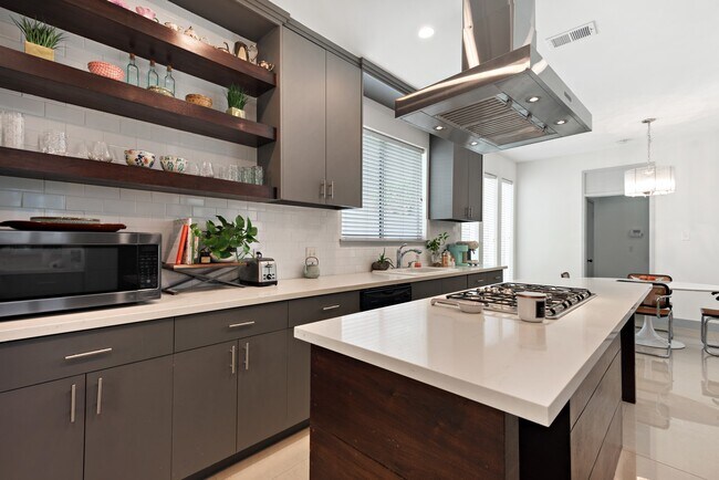 1022 Forest Home Dr in Houston, TX - Building Photo - Building Photo