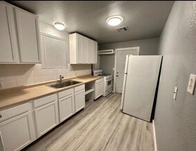 500 Green St in Baytown, TX - Building Photo - Building Photo