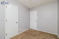 807 Undercliff Dr photo'