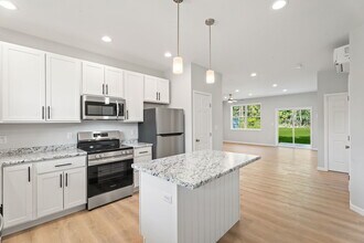 366 Lower Creek Rd, Unit 4 in Ithaca, NY - Foto de edificio - Building Photo