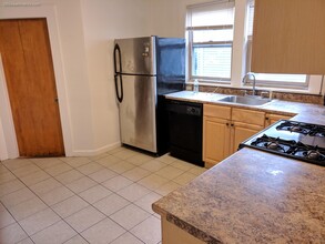35 Rose St, Unit 2 in Somerville, MA - Building Photo - Building Photo