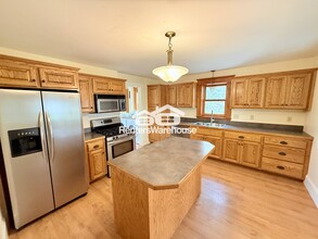 15182 County Rd 40 in Carver, MN - Building Photo - Building Photo
