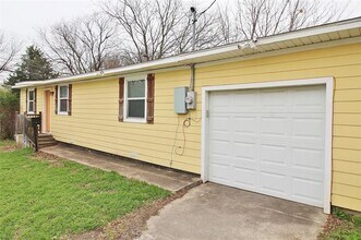 1903 Dryden Dr in Dallas, TX - Building Photo - Building Photo