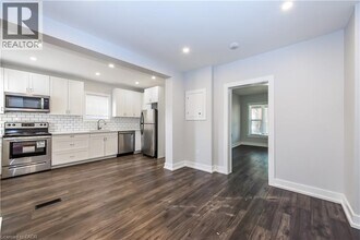 78 Balmoral Ave N in Hamilton, ON - Building Photo - Building Photo