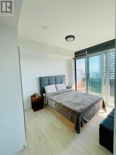 8 Eglinton Ave E in Toronto, ON - Building Photo - Building Photo