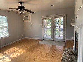 213 1st St in Galveston, TX - Building Photo - Building Photo