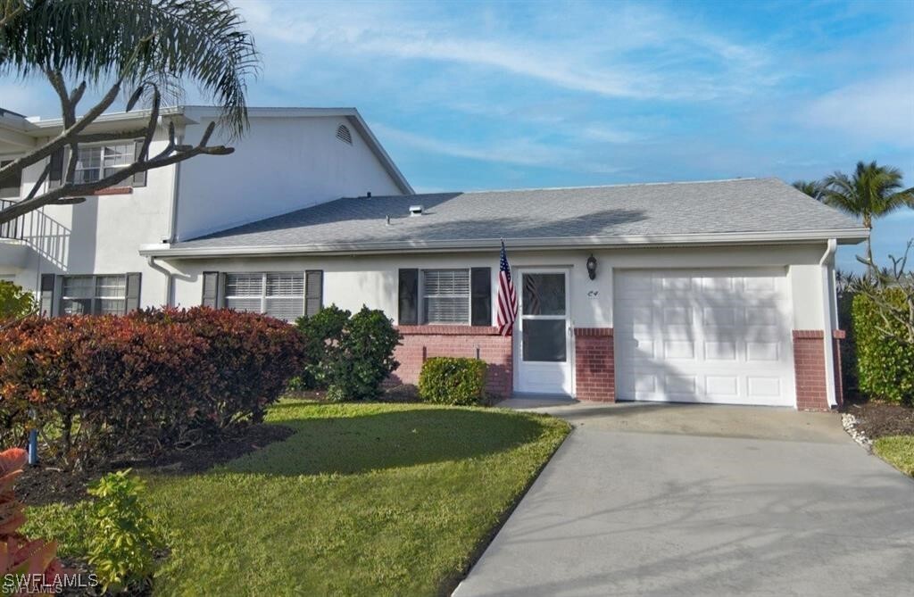 8780 Lueck Ln in Ft. Myers, FL - Building Photo