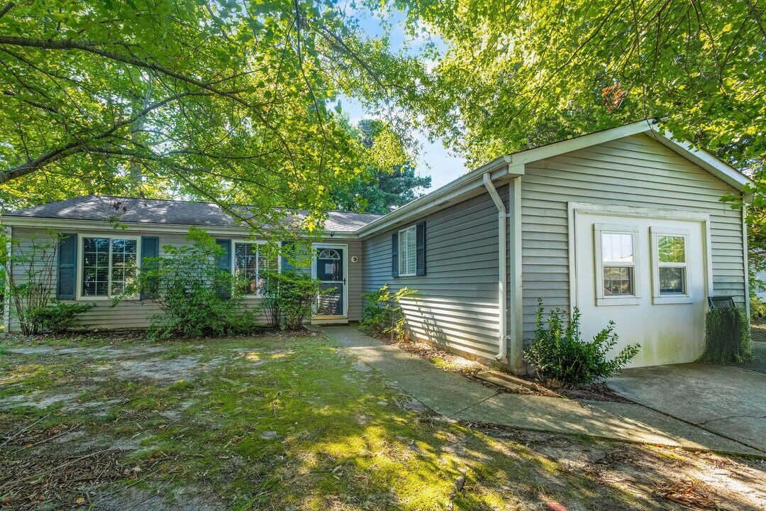 916 Fluvanna Rd in Newport News, VA - Building Photo