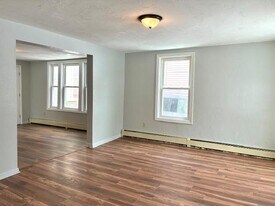 10 Cottage St, Unit 1 in Worcester, MA - Building Photo