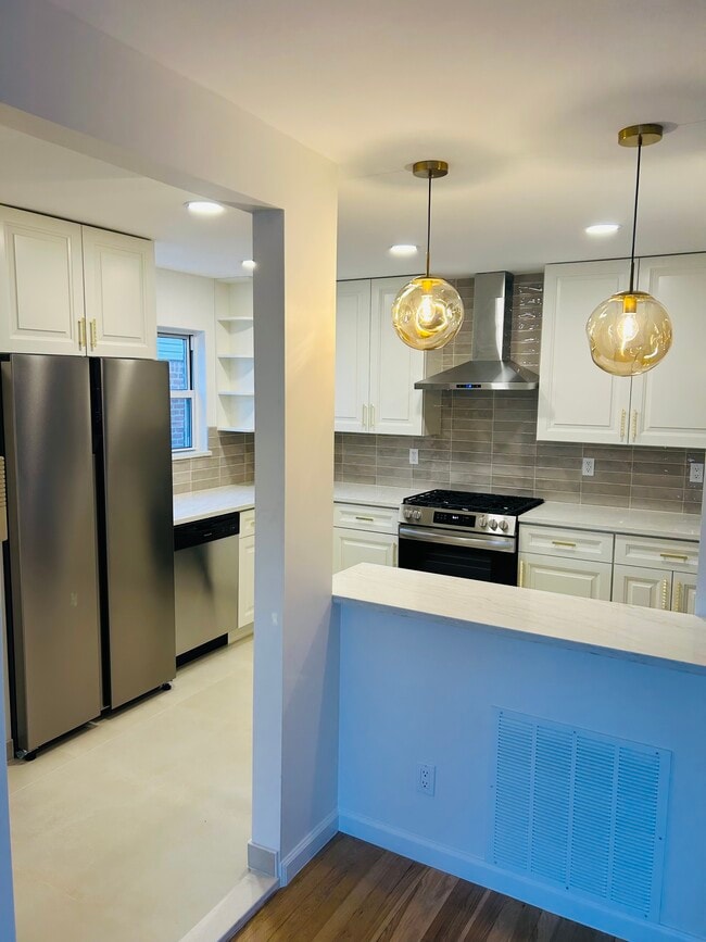 2731 E 65th St in Brooklyn, NY - Foto de edificio - Building Photo