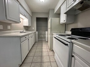 403 Woodhenge Dr in Collinsville, IL - Building Photo - Building Photo