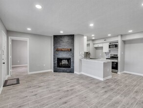 260 El Dorado Blvd in Webster, TX - Building Photo - Building Photo