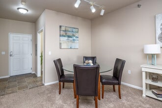 Hearthstone Apartments and Townhomes in Apple Valley, MN - Building Photo - Interior Photo