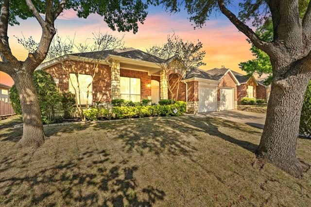 property at 1319 Lakeridge Ln
