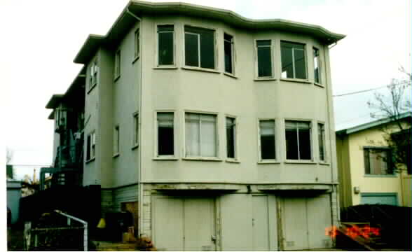 394 49th St in Oakland, CA - Foto de edificio - Building Photo