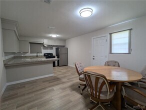 819 S 16th St in McAllen, TX - Building Photo - Building Photo