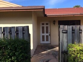 4328 Woodstock Dr in West Palm Beach, FL - Building Photo