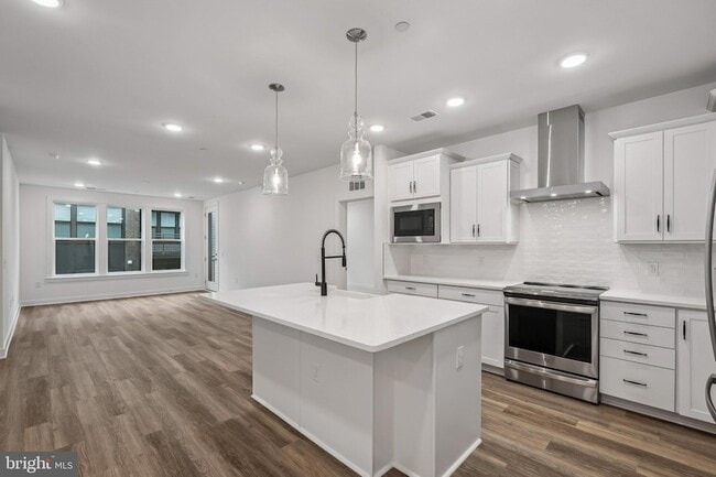 21731 Dovekie Ter, Unit Unit 403 in Ashburn, VA - Building Photo - Building Photo