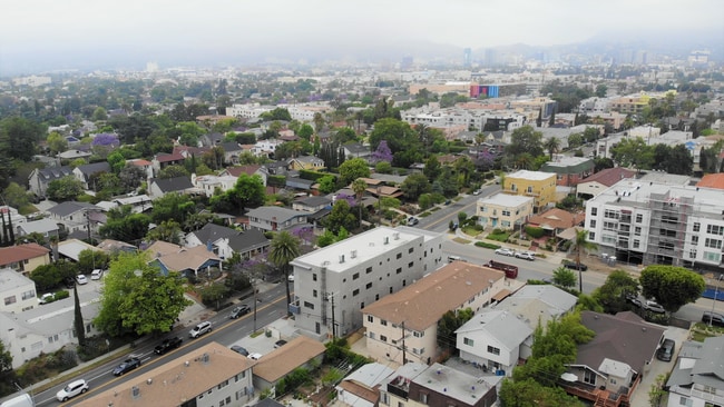 318 N Wilton Pl, Unit 5 in Los Angeles, CA - Foto de edificio - Building Photo