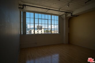 420 San Pedro St-Unit -501 in Los Angeles, CA - Building Photo - Building Photo