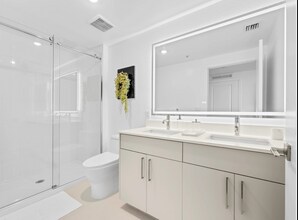 12100 SW 218th St in Miami, FL - Building Photo - Building Photo