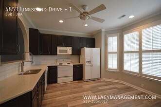 4853 Linksland Dr in Holly Springs, NC - Building Photo - Building Photo