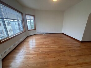 253 Elm St, Unit 3 in Cambridge, MA - Foto de edificio - Building Photo
