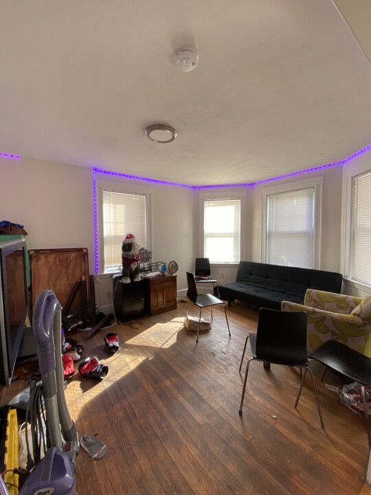 16 Sawyer Ter, Unit 1 in Boston, MA - Foto de edificio