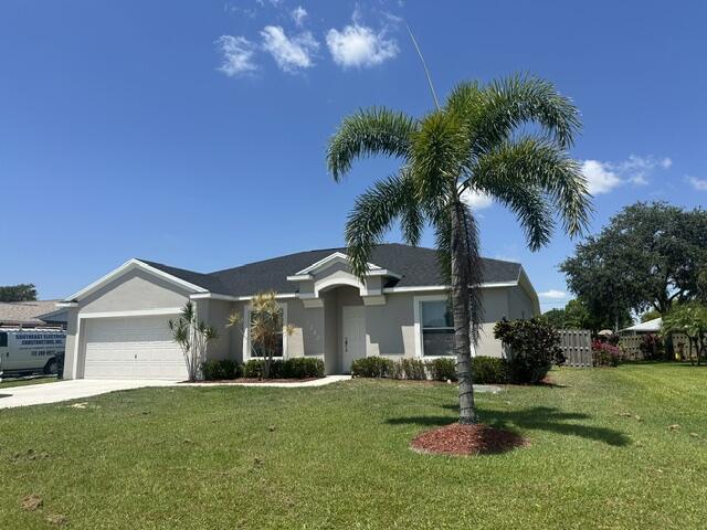 1382 SE Concha St in Port St. Lucie, FL - Building Photo