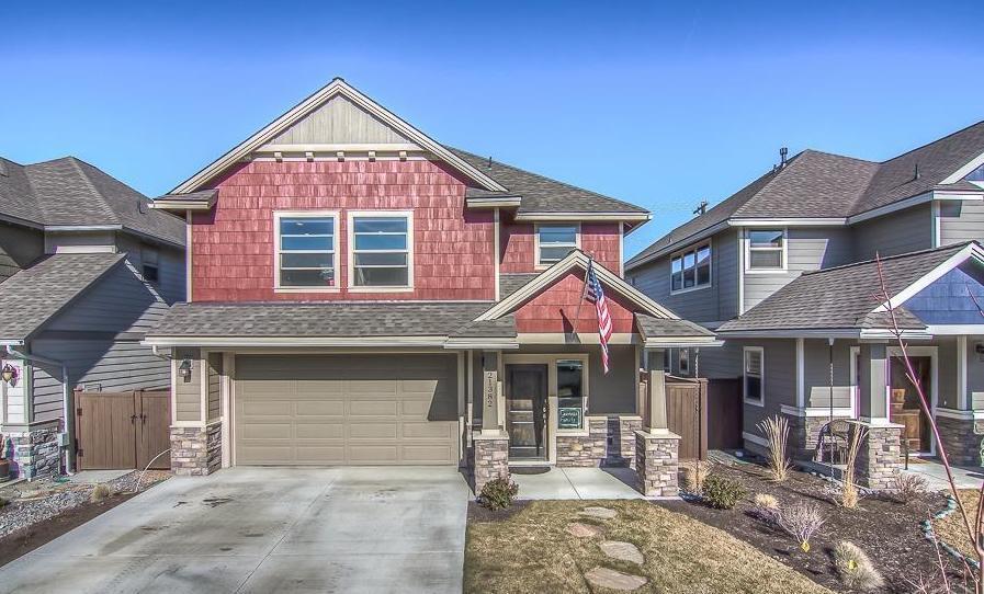 21382 NE Nolan Ct in Bend, OR - Building Photo