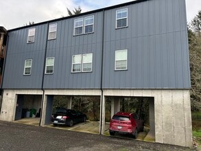 35787 Brooten Rd in Pacific City, OR - Building Photo - Building Photo