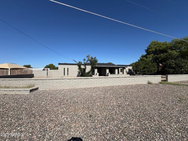 4004 W Wescott Dr in Glendale, AZ - Building Photo - Building Photo