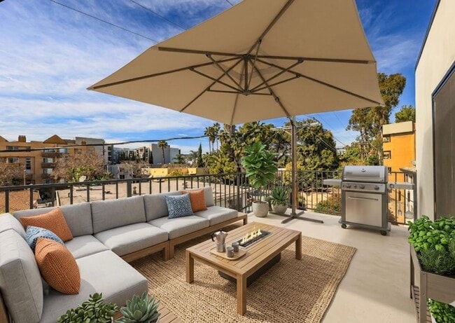 1237 N Orange Dr in Los Angeles, CA - Building Photo - Building Photo