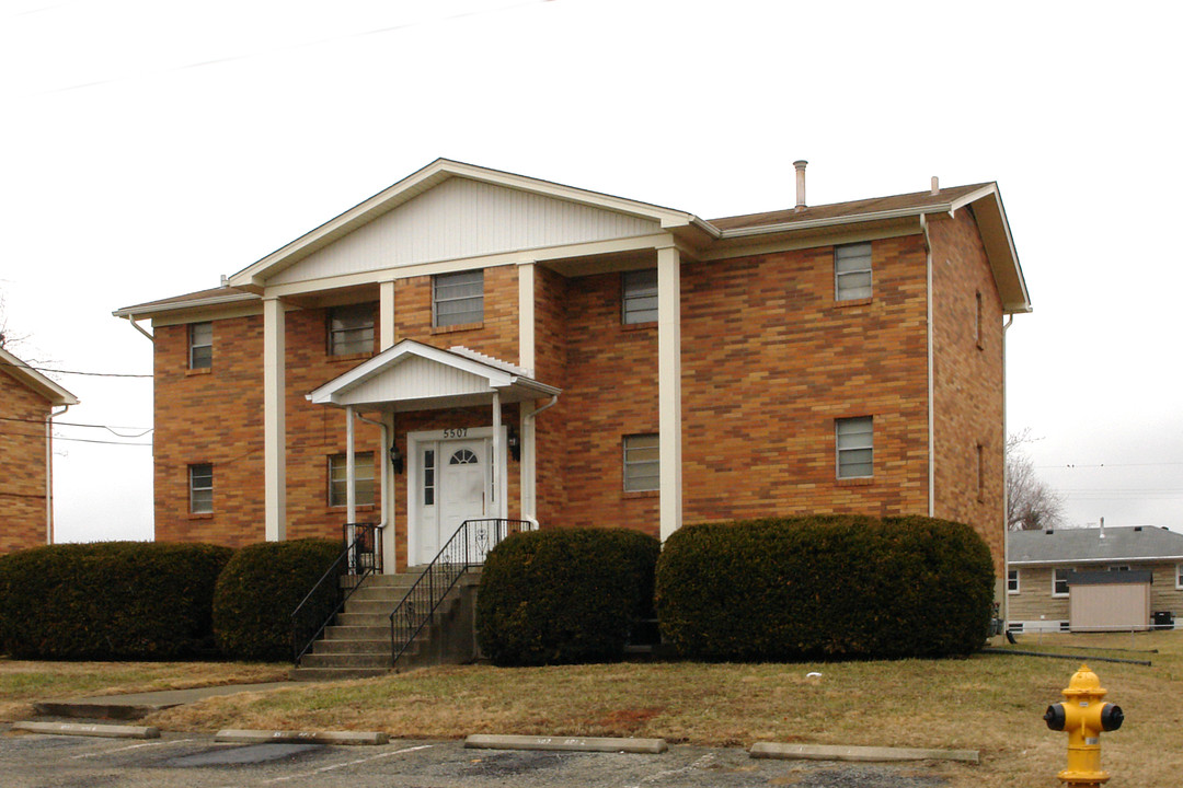 5507 Yucca Ln in Louisville, KY - Foto de edificio