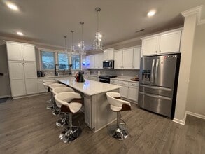 648 Meadowlark Dr in Winston-Salem, NC - Foto de edificio - Building Photo