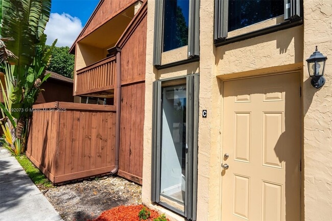 6211 SW 116th Pl in Miami, FL - Building Photo - Building Photo