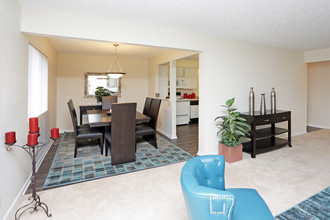 The Martinique Apartments in Omaha, NE - Building Photo - Interior Photo