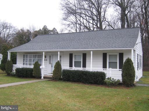 property at 2131 Pimmit Dr